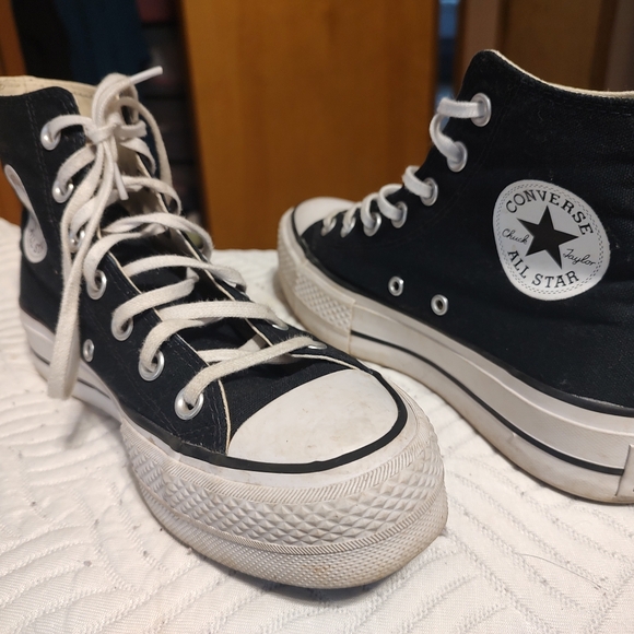 Converse - Picture 1 of 4